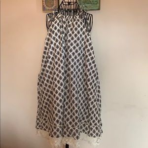 Loose fitting sleeveless white & black dress XXL